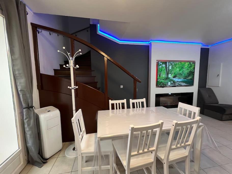 Kings Villa Near Disneyland Reserved Only For Family With Kids Saint-Germain-sur-Morin Zewnętrze zdjęcie